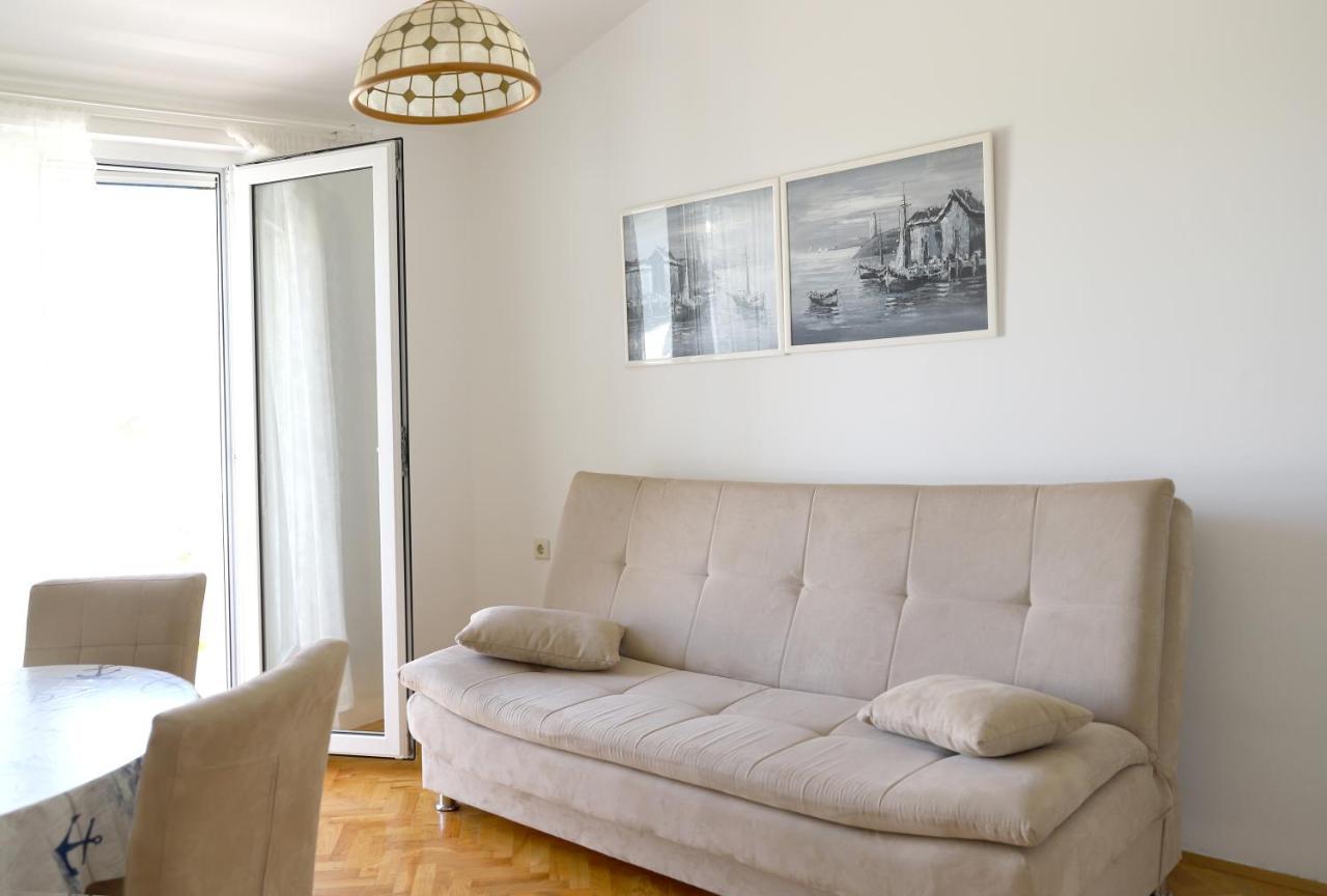 Apartment Hudan Malinska Exterior foto